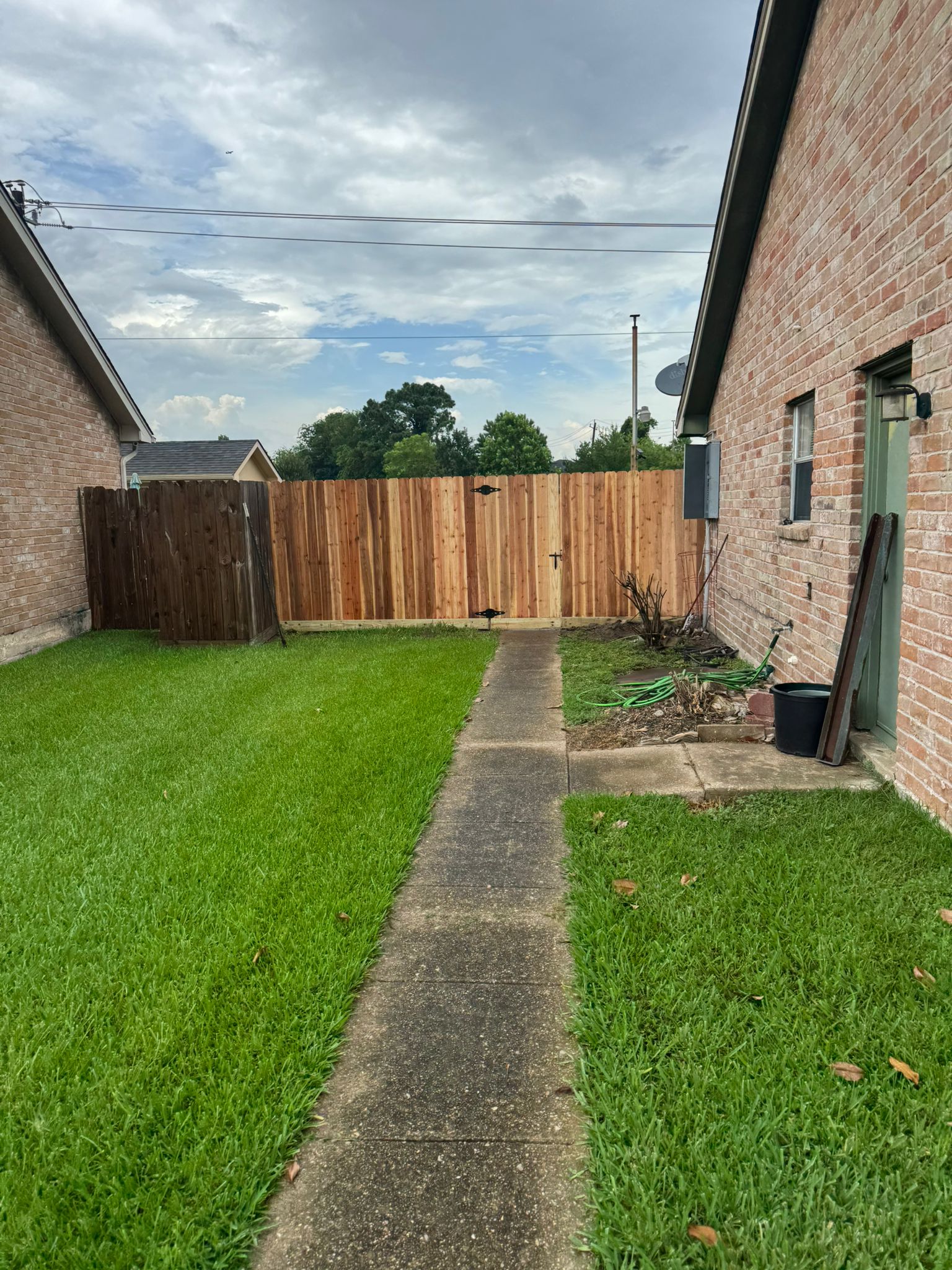 Secure Your Oasis: Mustang Fencing Ensures Privacy &amp; Durability in 77092